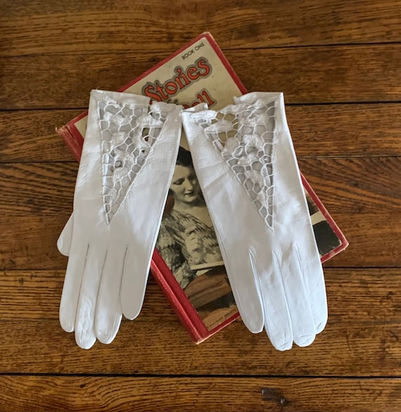 1950s Bone White Doeskin Leather & Lace Formal Eve