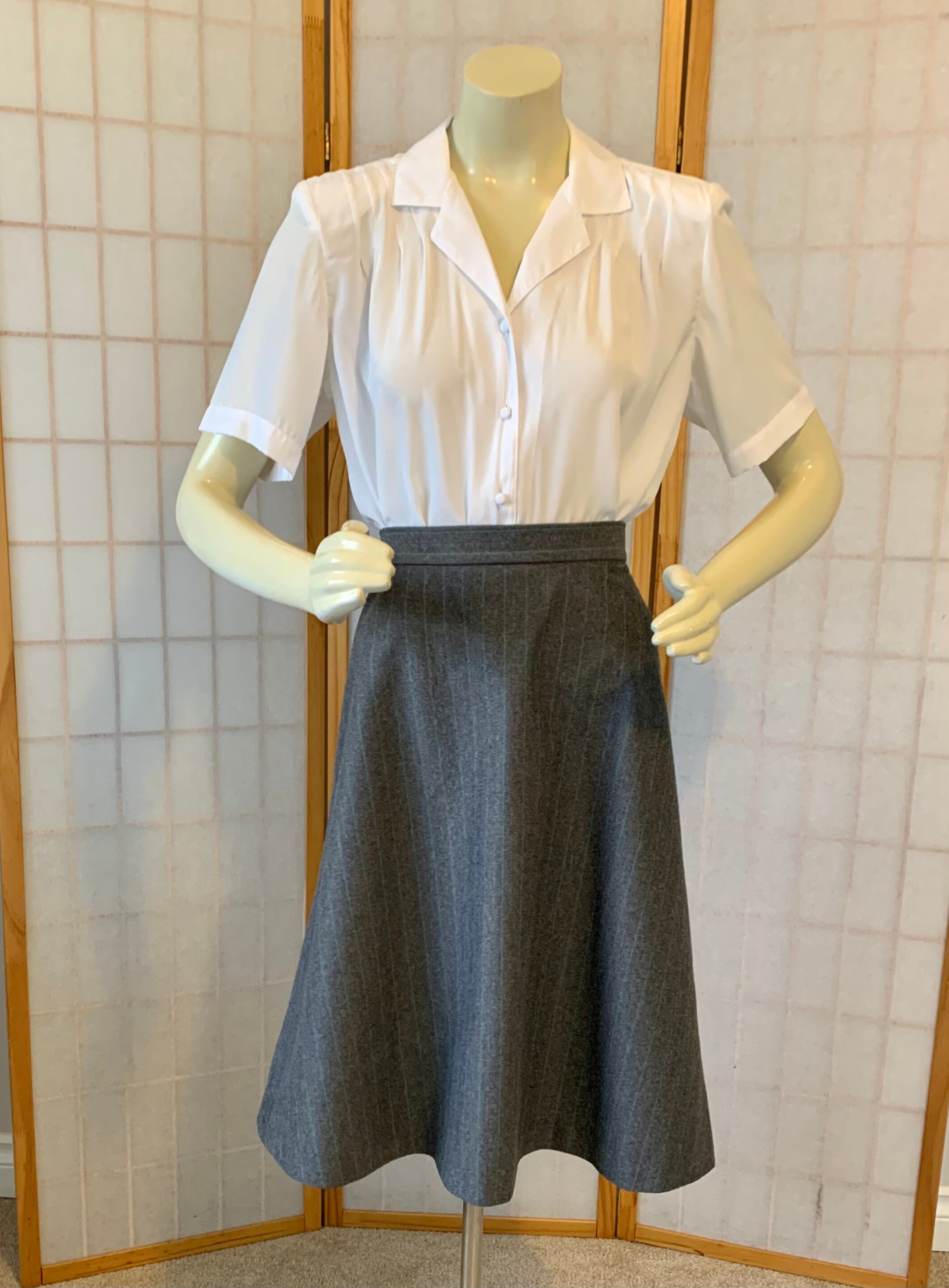 1970s Gray Pinstripe Skirt . Vintage 70s TRIO of DALLAS Polyester