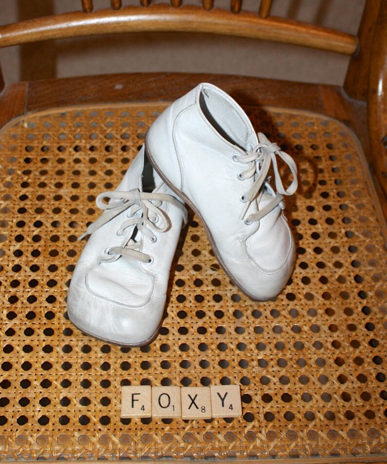 1950s BUSTER BROWN Baby Walking Shoes . Vintage 50s 60s 1950s BUSTER BROWN Baby Walking Shoes . Vintage 50s 60s