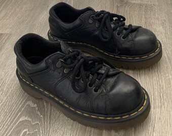 Dr. Martens Lace up Black Leather Oxford Shoes . Vintage 2000s Blocky Doc Martens Docs Dms . Size 7 1/2 women's or 6 Men's USA