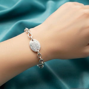 Authentic Tiffany & Co Return to Tiffany 925 Sterling Silver Oval