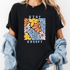 Camisa floral retrô Comfort Colors, camiseta descolada dos anos 70