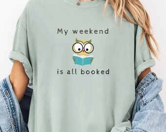 Camiseta de búho lector Comfort Colors®, adorable camiseta de búho lector, regalo divertido para amantes de los libros, camiseta de animal nerd, camiseta de profesor, camiseta con estética de biblioteca