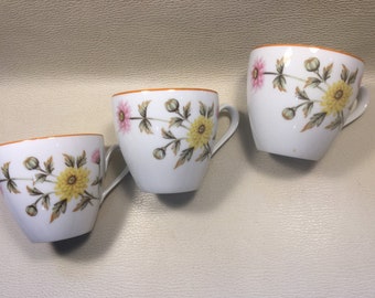 Castlecourt Fine China / Castlecourt Chrysanthemum / Castlecourt Cups / Chysanthemum Cups / Castlecourt Cups / 3 Castlecourt Cups