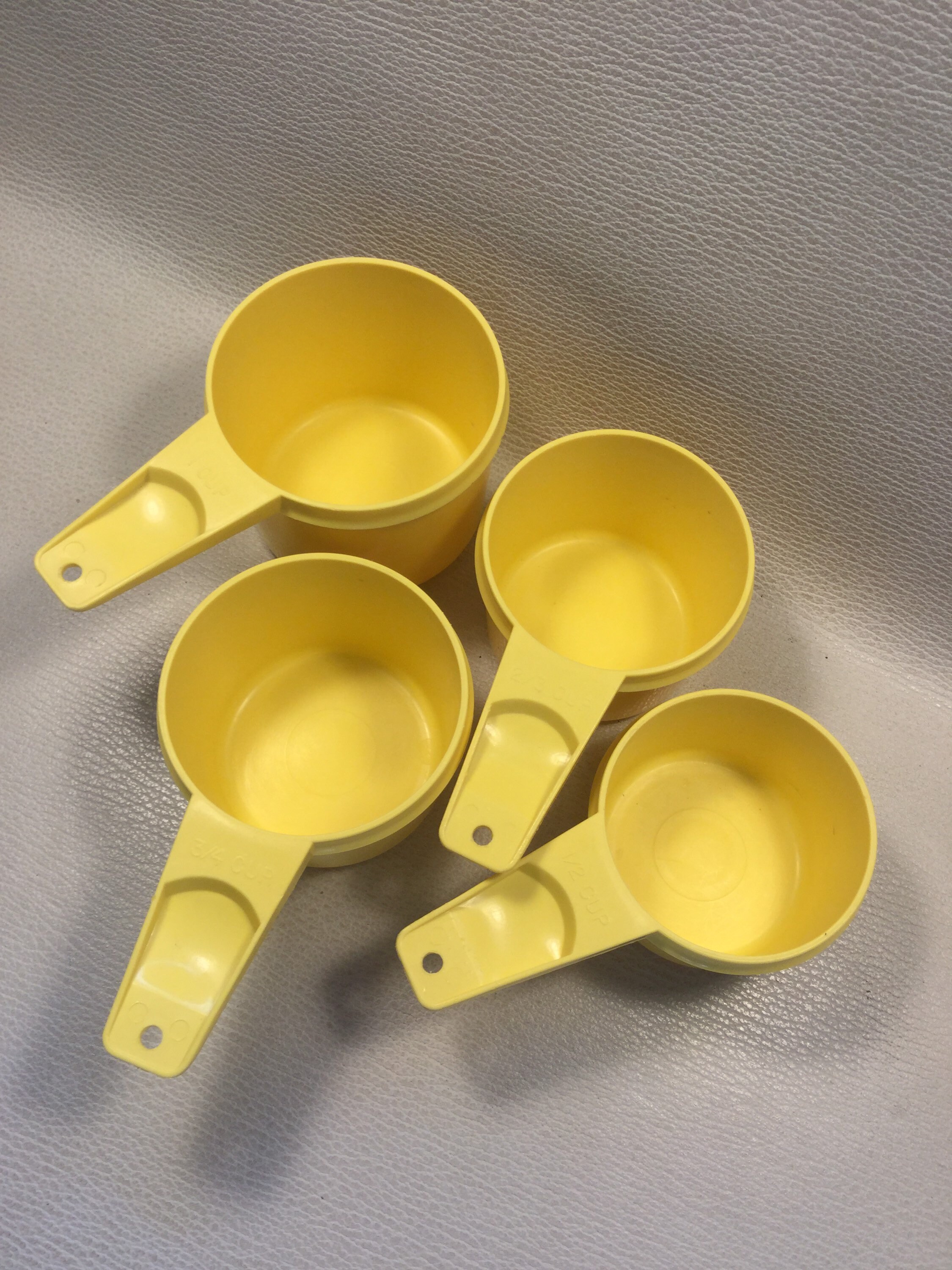 Tupperware Measuring Cups / Yellow Tupperware Measuring Cups / Vintage