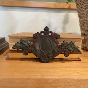 アンティークカーテンレールクリップ、金属製の棚、オークの葉、オリーブの枝、鋳鉄