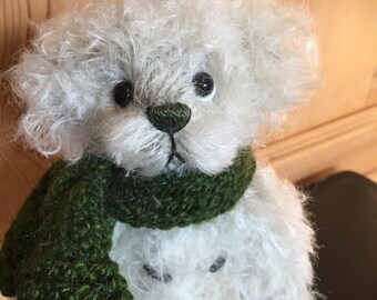 WINTER LOVE: a handmade jointed teddy bear from Jazzbears