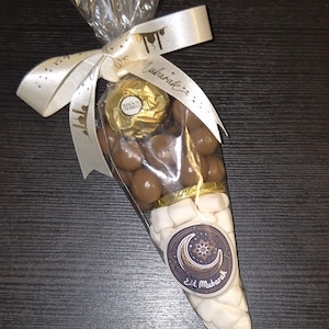 Cônes de chocolat de luxe personnalisés Ferrero Rocher de taille moyenne | Cônes sucrés au chocolat | Occasions | Cadeaux | Remplisseurs de sacs de fête