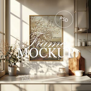 Goldrahmen Mockup, Küchen Poster Mockup, 2x3 Vertikaler Rahmen PSD für Photoshop, Smart Objekt JPG Kunstdisplay, Wand Mockup Vorlage | 05