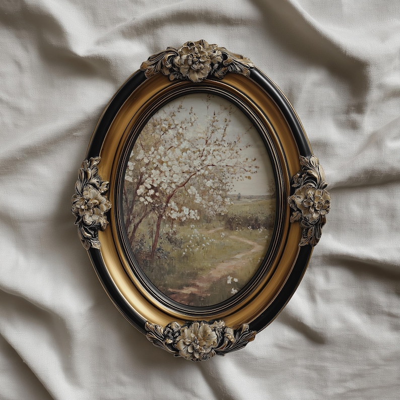 Mockup di cornice ovale dorata, esposizione di opere d'arte da parete ornate su tessuto, scena di cornice floreale antica, mockup di lusso minimalista, oggetto avanzato PSD JPG Photoshop immagine 4