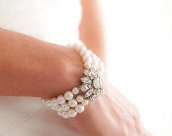 Pulsera de perlas para novia, joyería nupcial de estilo vintage, accesorio floral para la muñeca, 3 filas en plata u oro, SAVANNAH