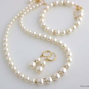 Bridal jewelry Set, Wedding jewelry Set, bridesmaid jewelry set, bridal Necklace and earring Set, bridal Necklace set, Pearl set, KRISTEN