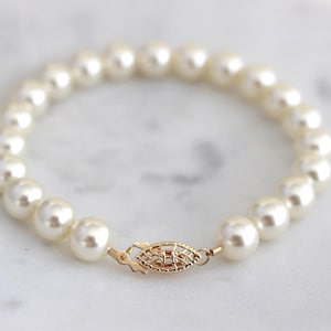 Bridal Pearl Bracelet Classic, Gold Wedding Jewelry for Bride, Vintage Pearl Bracelet, Bridesmaid Gift, Timeless Anniversary gift, Makayla