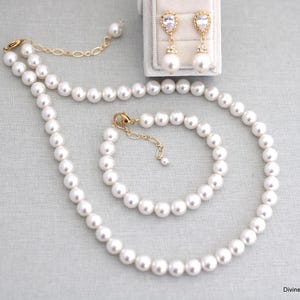 Pearl jewelry set, pearl necklace and earrings set, pearl necklace set, bridal pearl jewelry set, wedding jewelry set for brides, MAUDREY