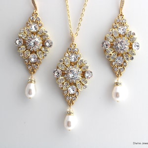Pearl necklace set Bridal, Necklace and Earring set for bride, Wedding Pearl necklace, gold Jewelry Set, gold jewelry set floral, COLLEEN