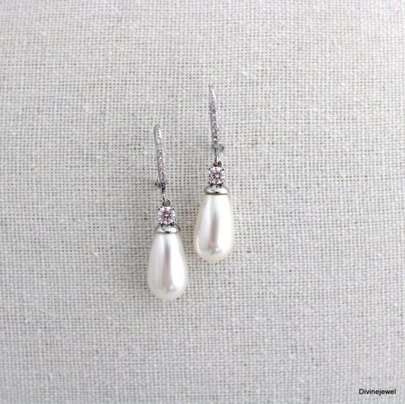 Orecchini da sposa in argento sterling con perle a goccia: pendente con chiusura a leva in zirconia cubica, Mandy - Italia