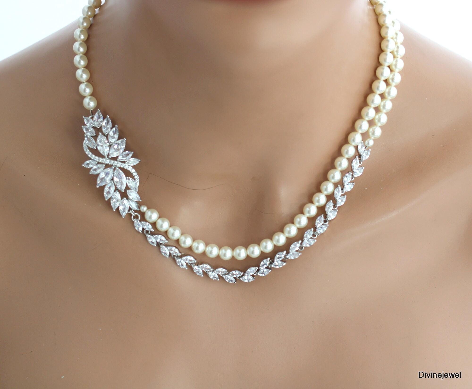 ネックレス・ペンダント Shiny  Pearl Necklace Pearl and Crystal Necklace | David's Bridal