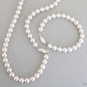 bridal jewelry set, Bridal pearl necklace set, bridesmaid jewelry set, wedding pearl set, wedding jewelry set, classic jewelry set, MAKAYLA