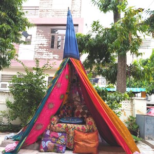 Tenda Saree con baldacchino boho - baldacchino del letto / sfondo per matrimonio boho / arredamento Gypsy Hippie - area salotto sul pavimento / sala di meditazione