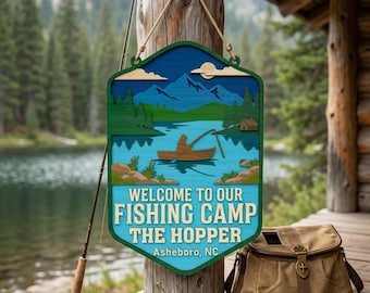 Cartello per campo di pesca SVG, decorazione personalizzata per baita di pesca, cartello per pescatore in casa sul lago, cartello in legno per esterni con nome personalizzato, file per Cricut Glowforge