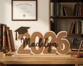 Cartello con i nomi della classe del 2026 in formato SVG, cartello di laurea personalizzato, decorazione personalizzata per i diplomati del 2026, cartello per il tavolo della laurea, file per taglio laser Glowforge xTool