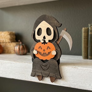 Söt Liemannen hyllsitter SVG, Halloween spöke laserskuren fil, pumpa trädekor