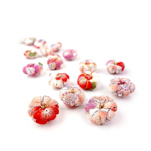 Kimono Cherry Blossom Charm: Japanskt armbandstillbehör Vårfärger