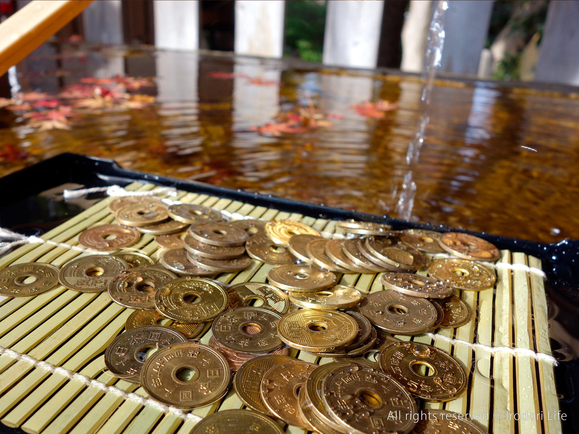 神社で浄化された5円の幸運のお守り：日本の着物お守り - Etsy 日本