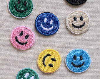 Smiley Face Iron On Patch Set – Cute Embroidered & Glitter Appliques for DIY Clothes, Backpacks, Jackets, Y2K Style