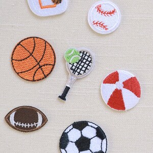 Sport Aufnäher Set - Gestickter Basketball, Fußball, Baseball, Tennis, Beachball & Wasserball für DIY-Kleidung, Taschen und Kleidung
