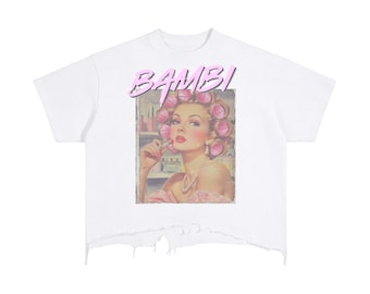 Camiseta vintage com lavagem vintage, modelagem quadrada e barra desgastada.
