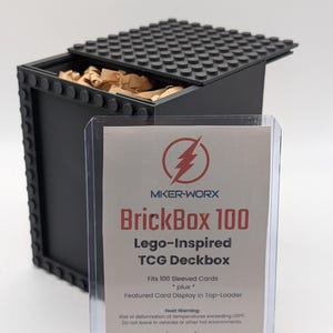 Caja de mazo TCG inspirada en Lego - Expositor de cartas destacadas/comandantes, con capacidad para 100 cartas con fundas de Magic, MTG, Lorcana, Pokémon, etc. - MKERWorx Brickbox 100