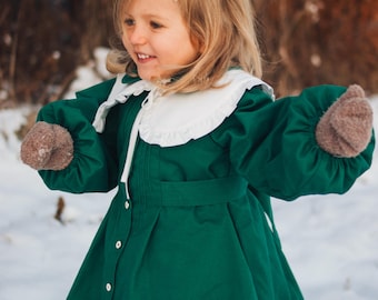 Grön julklänning för flickor, mysig vintagestil med puffärmar och vit krage
