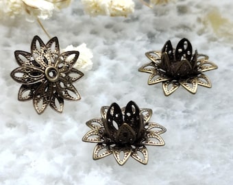 Adornos florales de filigrana de latón en bruto, conectores de 16 mm (50 unidades)