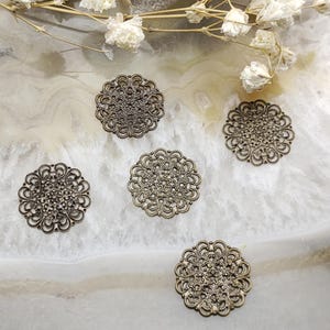 200 pcs 15mm Raw Brass  lace Flower Filigree Jewelry Connectors Setting,filigree Connector Findings,Filigree Findings,Filigree finding beads