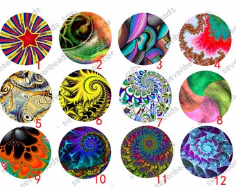 Könnte beinhalten: Eine Sammlung von zwölf runden, farbenfrohen abstrakten Designs. Jedes Design weist einzigartige Muster und Farbkombinationen auf, darunter Spiralen, Fraktale und geometrische Formen. Die Designs sind von 1 bis 12 nummeriert.