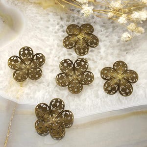 50pcs 25mm Raw Brass Filigree Flower Metal Embellishments Findings,filigree Connector Findings,Filigree Findings,Tri-dimensional Findings