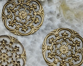 50 Raw Brass Flower Filigree Connectors, Jewelry Settings (23mm)