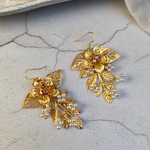 Gold Leaf Floral Statement Earrings, Gold Statement Crystal Earrings, Gold Bridal Statement Earrings