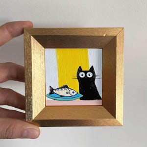 Mini peinture de chat, art miniature original encadré, oeuvre d'art de petit chat, peinture animalière de cadre doré, cadeau de décoration de mur et de bureau de chat fantaisiste