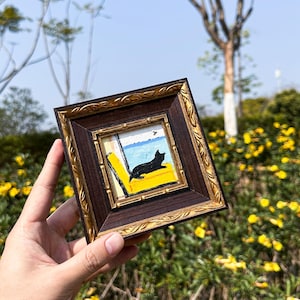 Mini peinture à l'huile, chat noir sur la plage, petite oeuvre encadrée, petite toile d'art, cadeau pour amoureux des chats, peinture originale faite main, décoration de bureau