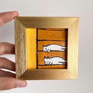 Peinture à l'huile de mini chat, chaton espiègle avec papillon, petite oeuvre d'art encadrée, petite oeuvre d'art sur toile, cadeau pour amoureux des chats, peinture originale faite main, décoration de bureau