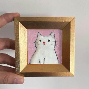 Mini peinture à l'huile de chat blanc mignon, art de chat peint à la main, petit art mural, cadeau pour amoureux des chats, décoration confortable pour la maison et le bureau, décoration de bureau, art animalier