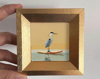 Mini peinture à l'huile espiègle de héron, faune originale peinte à la main, petite décoration d'art de mur, oeuvre d'art de cadre d'or, cadeaux de la Saint-Valentin