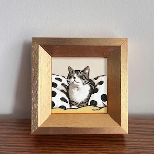 Mini Relaxed Kitty Oil Painting in Gold Frame,Hand-Painted Gift for Cat Lovers and Pet lovers,Small Wall Decor For Home,Office and Nursery