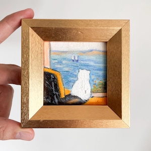 Mini peinture à l'huile - Chat blanc sur la plage, petite oeuvre d'art encadrée, petite oeuvre d'art murale, cadeau pour amoureux des chats, peinture originale faite main, décoration de bureau