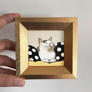 Mini Relaxed Cat Oil Painting in Gold Frame,Hand-Painted Gift for Cat Lovers and Pet lovers,Small Wall Decor For Home,Office and Nursery
