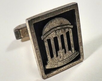 Vintage single cufflink UNC The Old Well by Maurice Julian   1