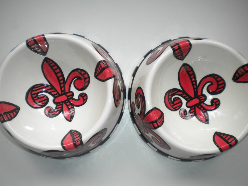 Red Fleur de Lis Small Ceramic Pet Dish image 5