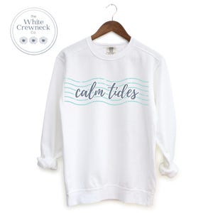 Beach Waves Comfort Colors White Crewneck, Coastal Minimal Sweatshirt, Retro Wave Beach Aesthetic Shirt, Cozy Coastal Graphic Pullover